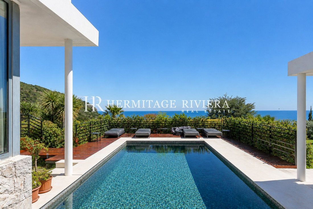 Villa in Èze, Provence-Alpes-Côte d'Azur, France 2 - 18807038