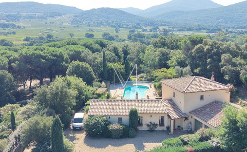 Casa en Le Plan-de-la-Tour, Provenza-Alpes-Costa Azul, Francia 1