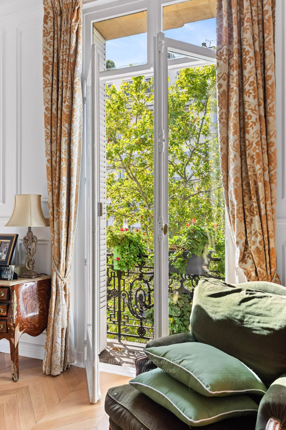Apartment in Chaillot, Paris 16e Arrondissement, Paris 1 - 18806723