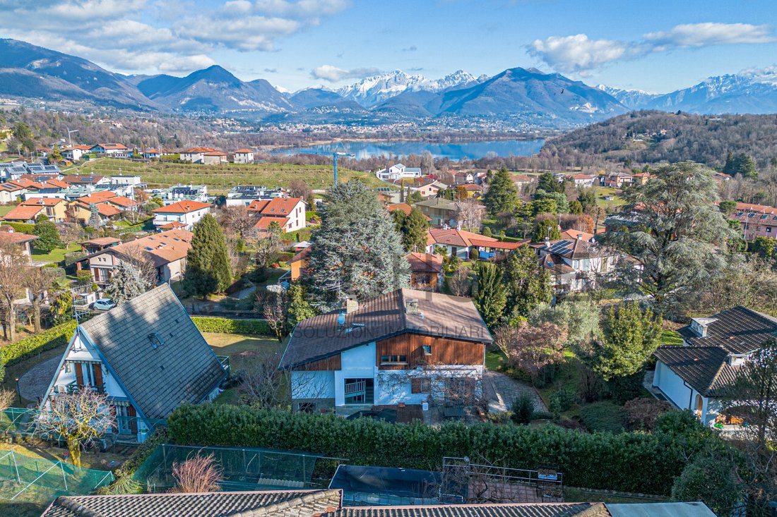 Villa in Anzano del Parco, Lombardy, Italy 1 - 17051937