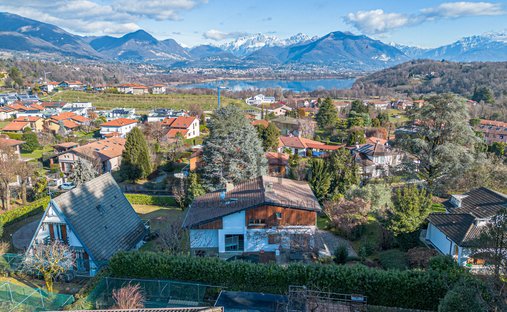 Villa in Anzano del Parco, Lombardy, Italy 1