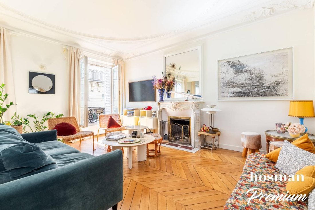 Apartment in Mairie, Paris 8e Arrondissement, Paris 3 - 18806594