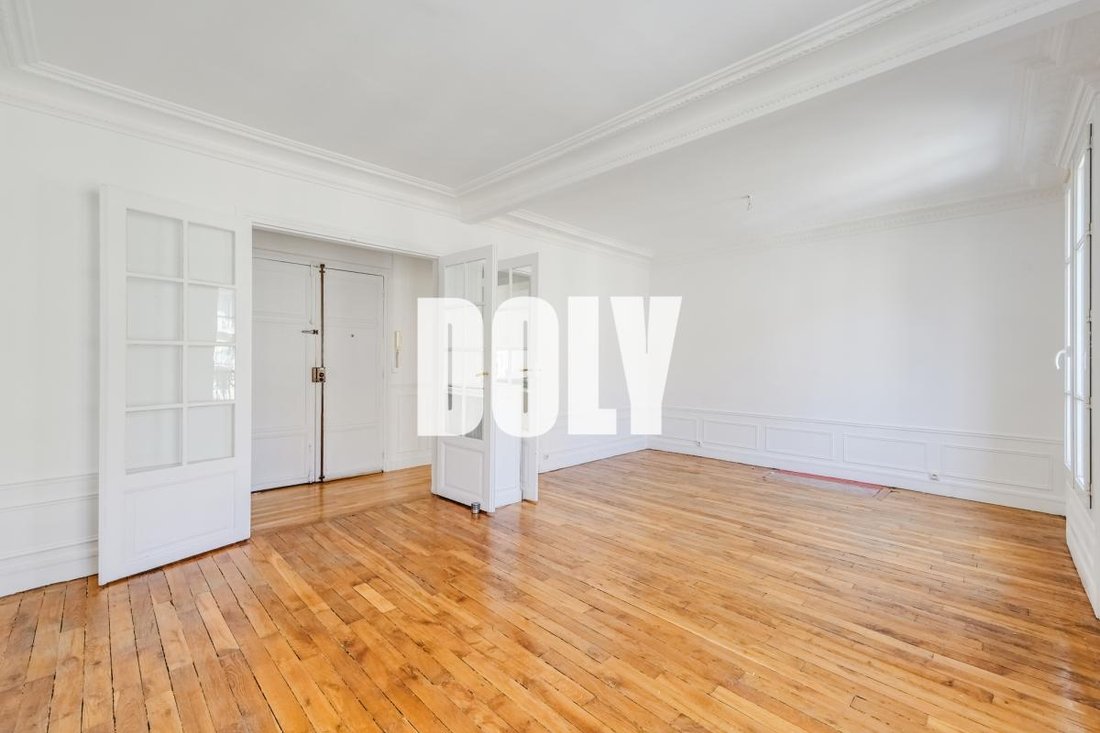 Apartment in Daumesnil, Saint-Mande, France 1 - 18808514