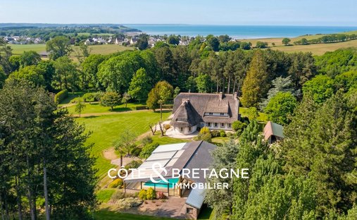 Schloss in Hillion, Bretagne, Frankreich 1