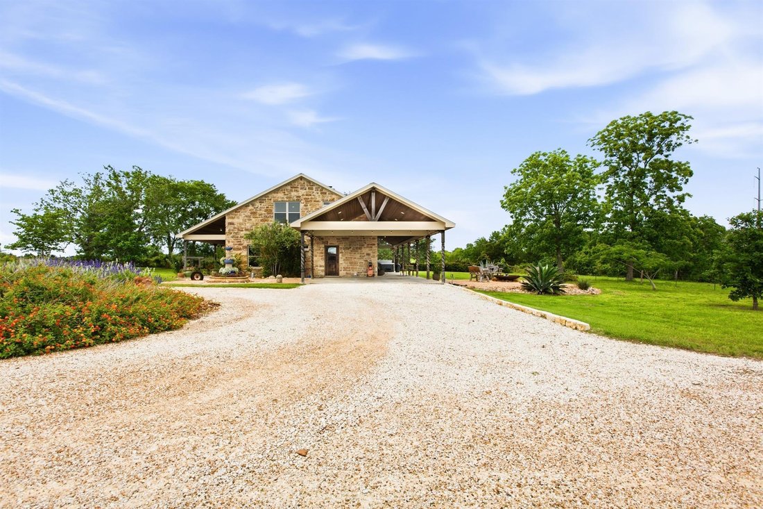 House in Schulenburg, Texas, United States 4 - 18808254