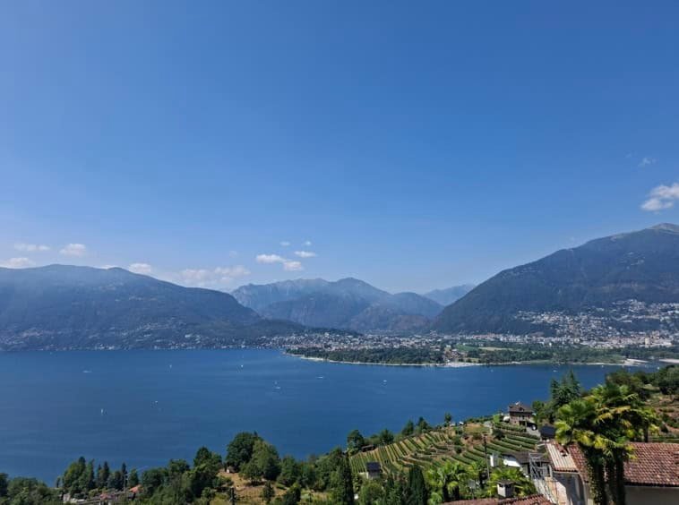 House in San Nazzaro, Gambarogno, Ticino 2 - 18806453