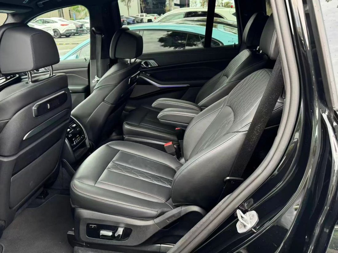 Suv in Costa Mesa, CA, United States 5 - 18808833