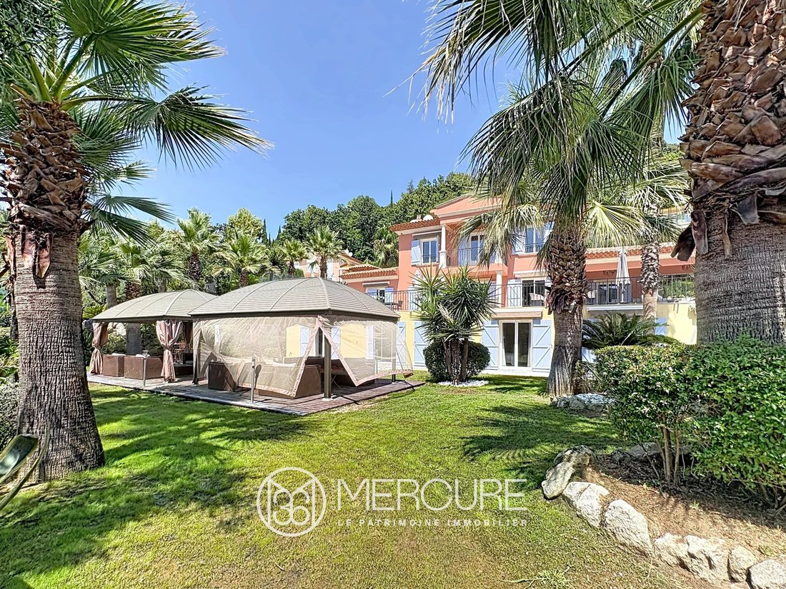 Villa in Grasse, Provence-Alpes-Côte d'Azur, France 1 - 18806914