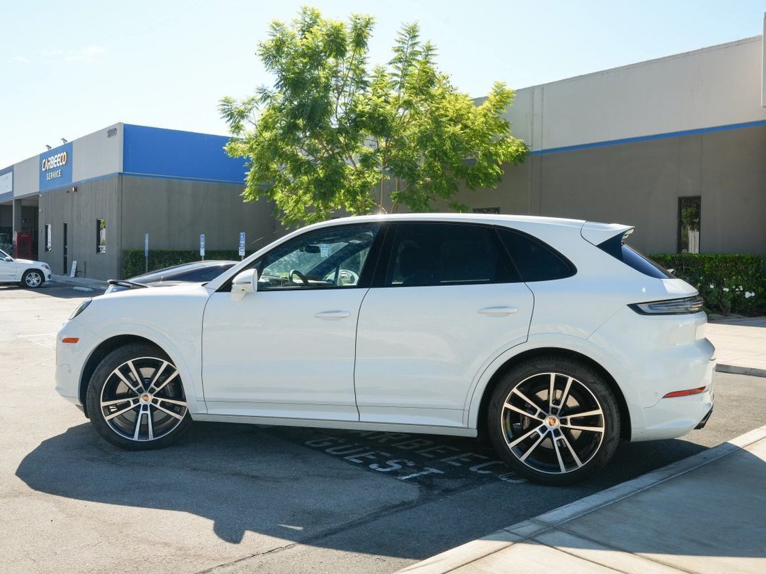 Suv in Costa Mesa, CA, United States 2 - 18753294