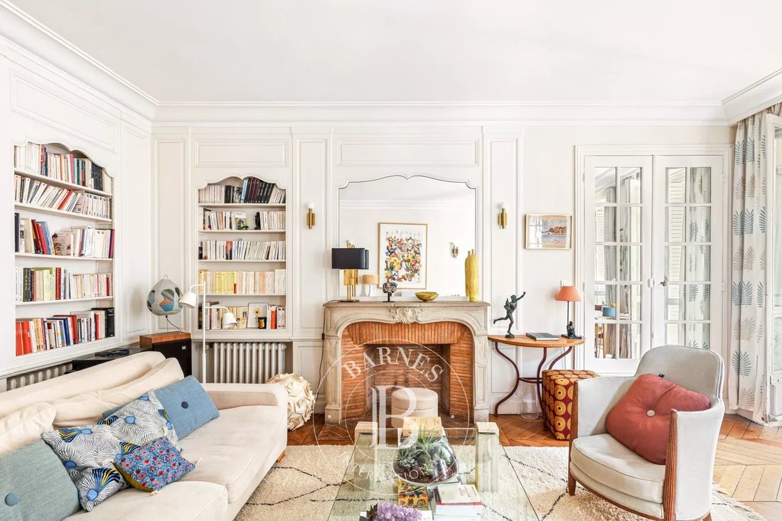 Apartment in Clichy-Trinité, Paris 9e Arrondissement, Paris 4 - 18806389