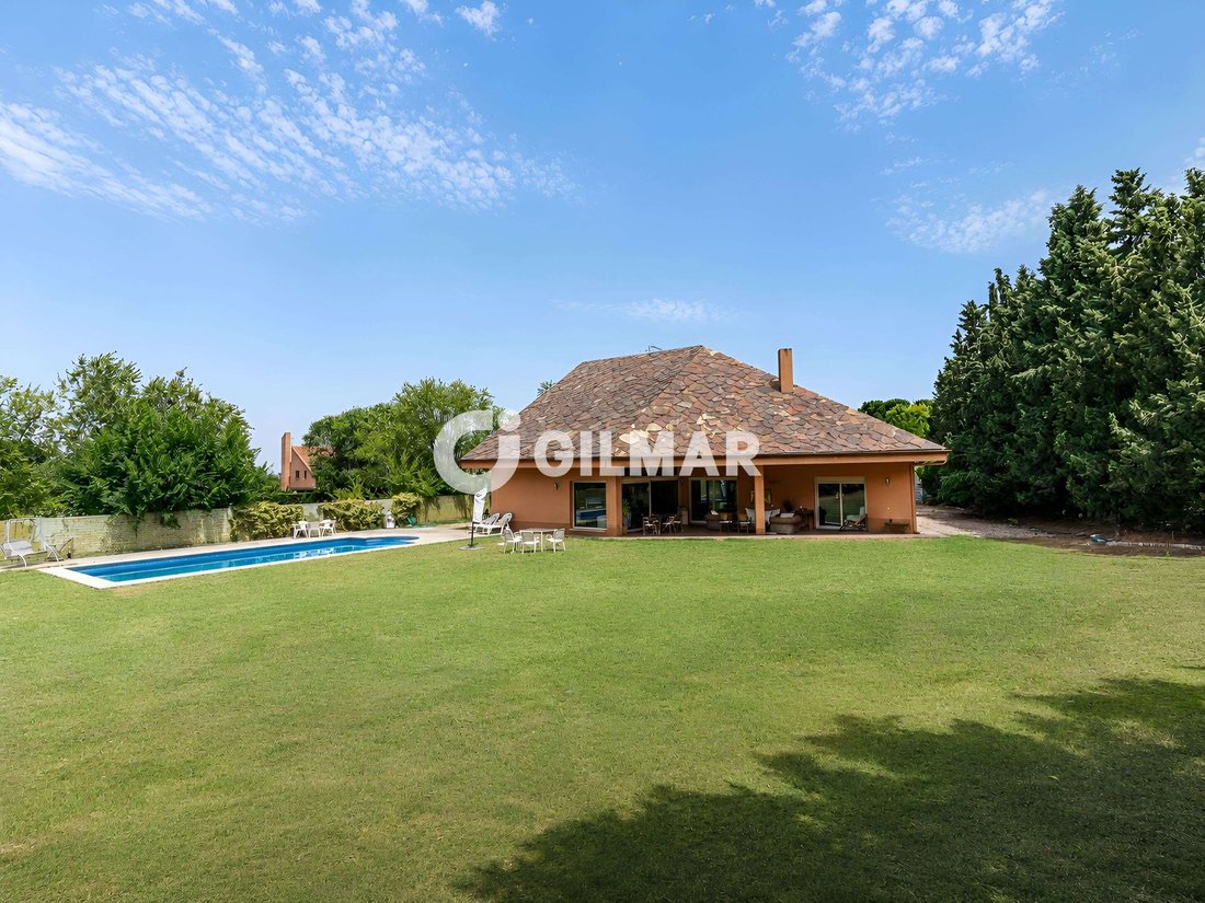 Villa in Somosaguas, Pozuelo de Alarcon, Comunidad de Madrid 1 - 18808364
