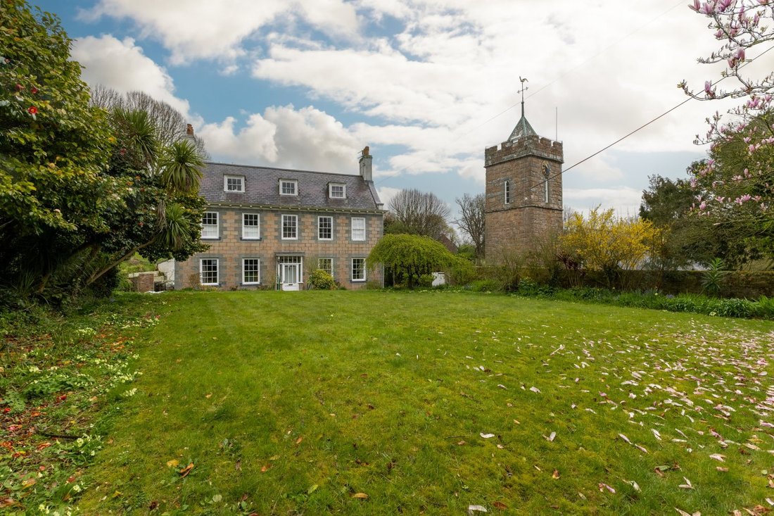 House in United Kingdom 1 - 18806447