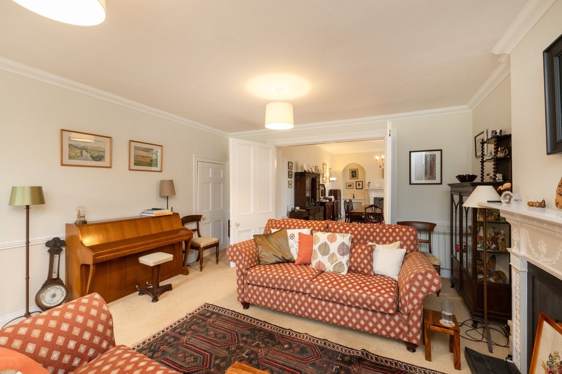 House in United Kingdom 3 - 18806447