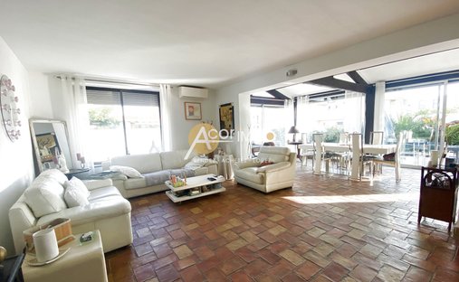 House in Coste Chaude-Mauveou, La Seyne-sur-Mer, France 1