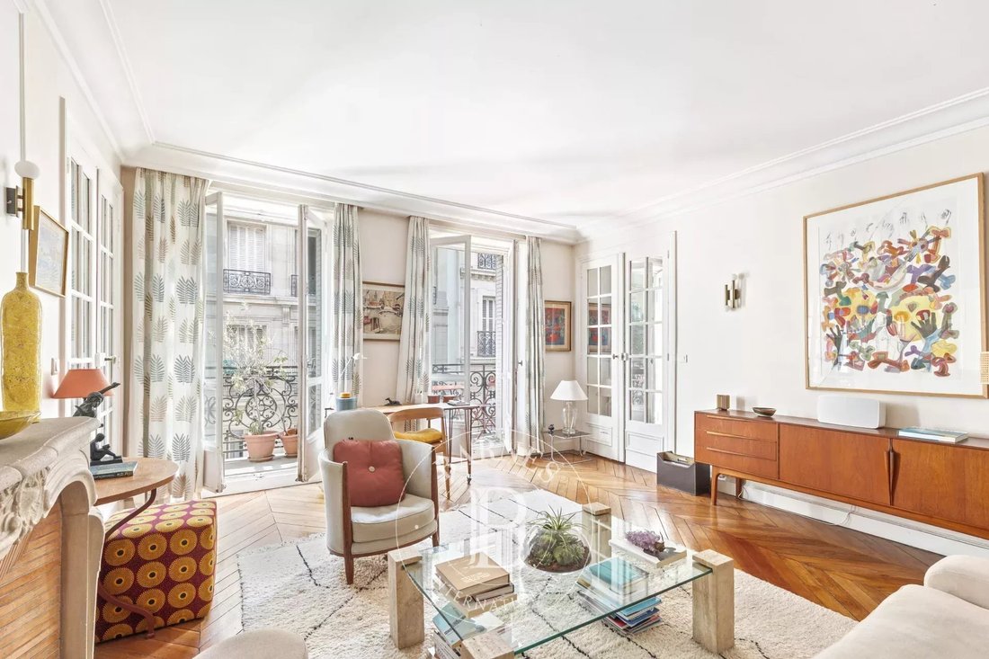 Apartment in Clichy-Trinité, Paris 9e Arrondissement, Paris 3 - 18806389