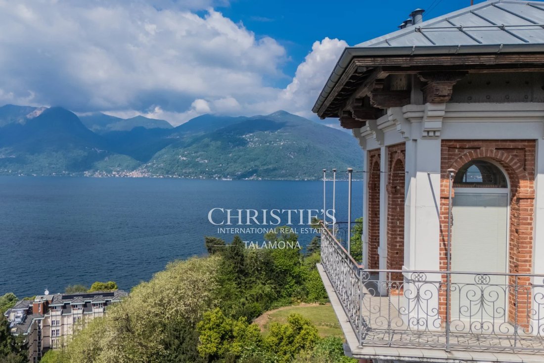 Villa in Luino, Lombardy, Italy 5 - 18806450