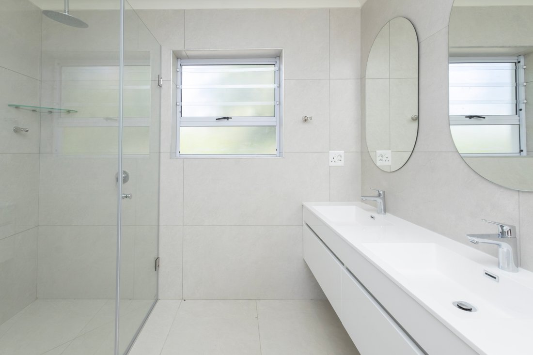 House in Tokai, Muizenberg Mountains, Cape Town 1 - 18807504