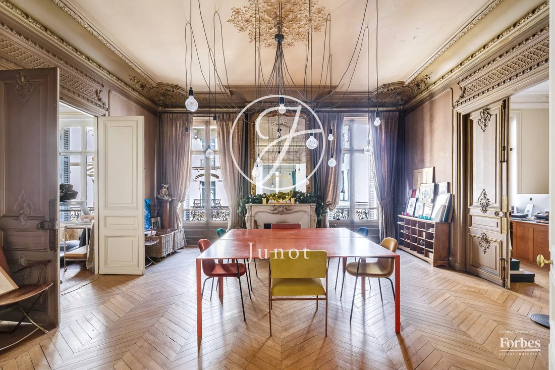 Apartment in Clichy-Trinité, Paris 9e Arrondissement, Paris 1 - 18807099