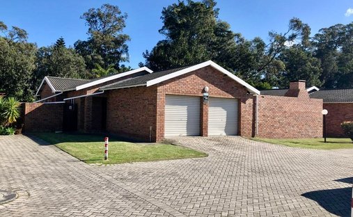 Townhouse in Sherwood, Rowallan Park, Eastern Cape 1
