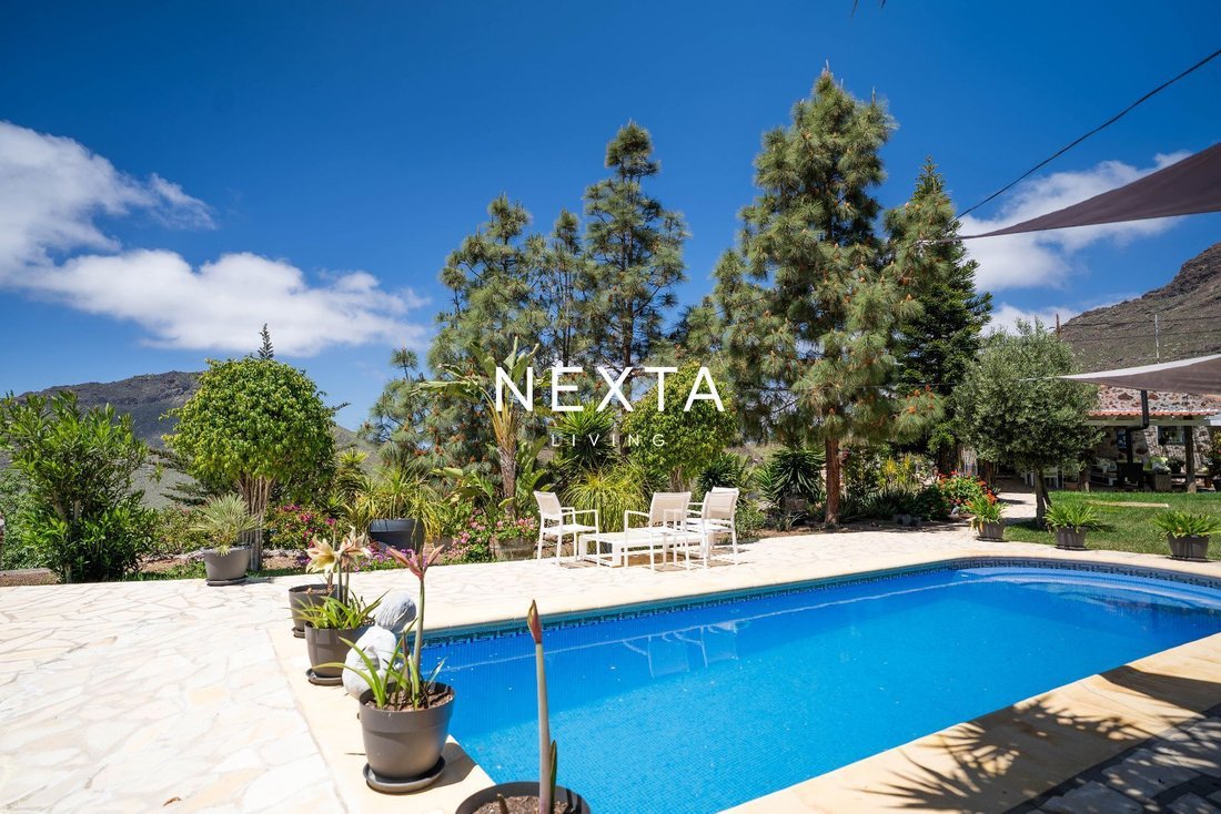 Villa in Los Cristianos, Canary Islands, Spain 2 - 18806516