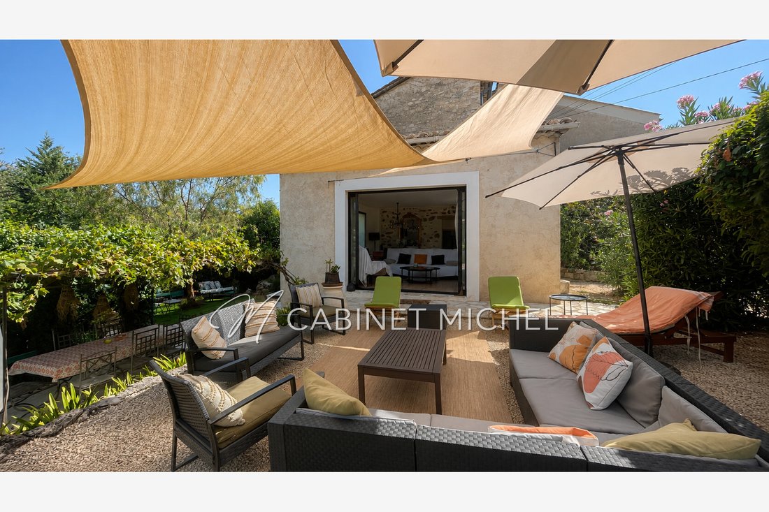 Villa in Le Rouret, Provence-Alpes-Côte d'Azur, France 4 - 18807126