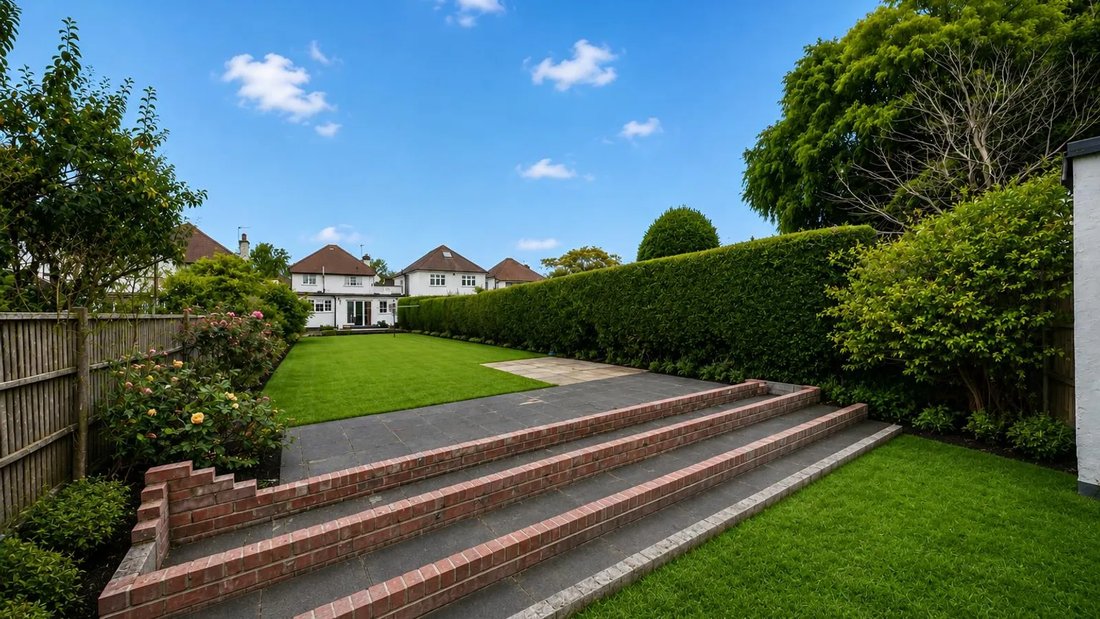 House in Breakspear, Bromley, England 2 - 18808163