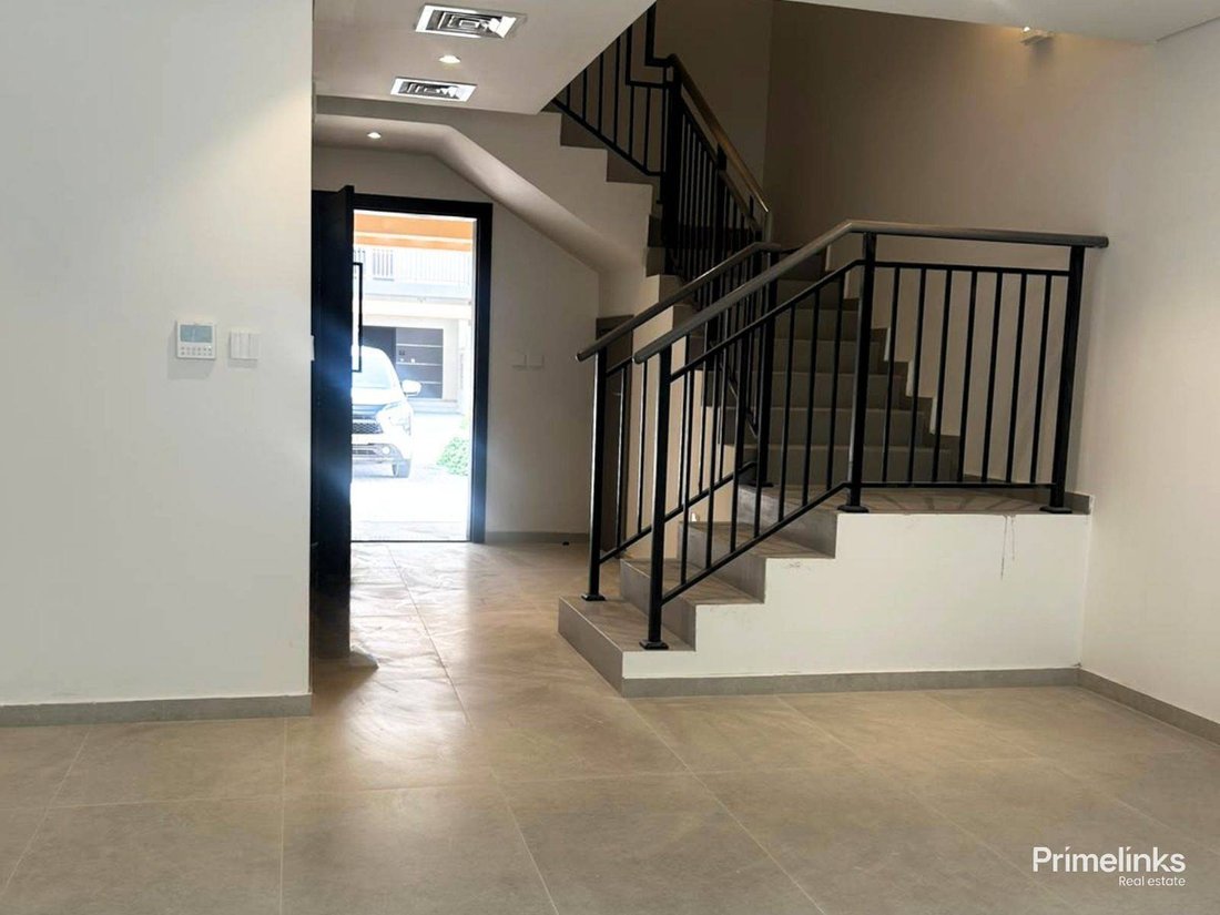 Townhouse in Damac Hills 2, Dubai, United Arab Emirates 3 - 18640398