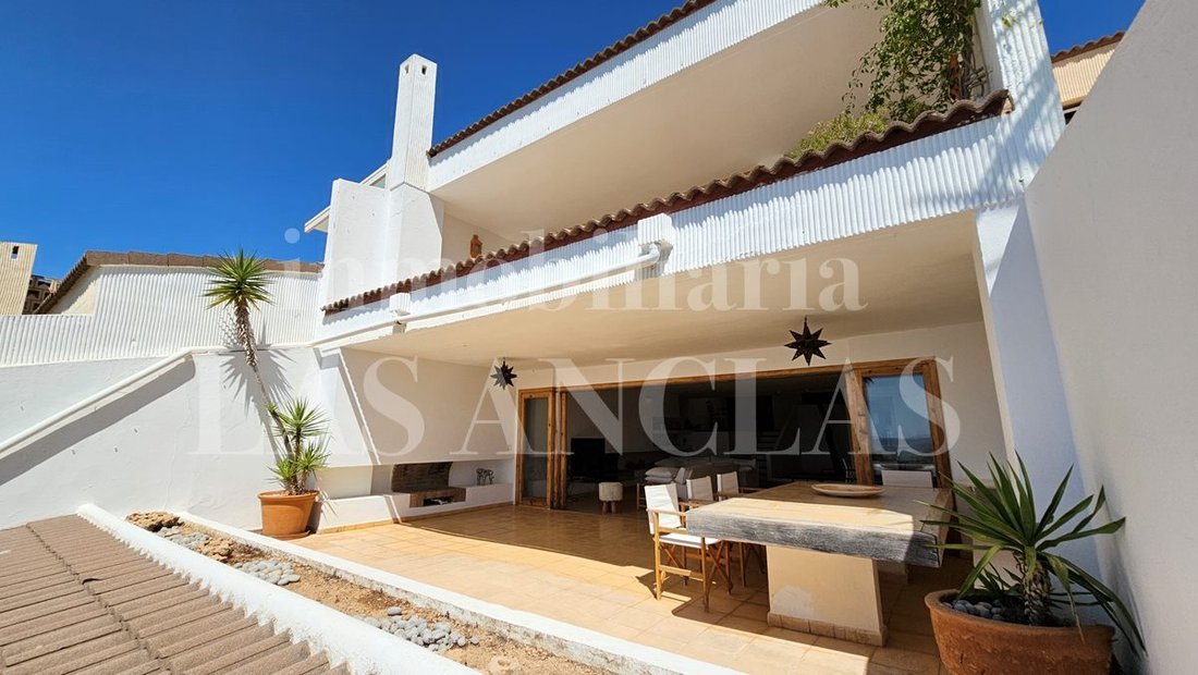 House in Santa Eularia des Riu, Balearic Islands, Spain 2 - 11848312