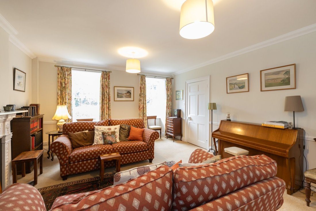 House in United Kingdom 4 - 18806447