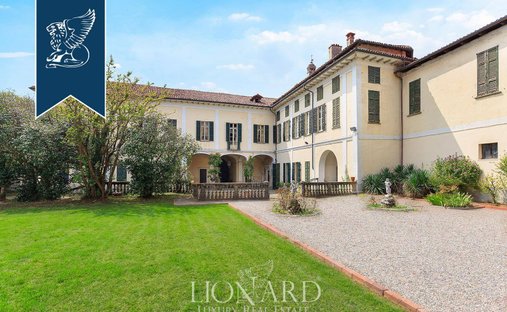 Villa in Sizzano, Piedmont, Italy 1