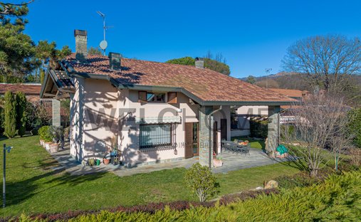Villa a Montorfano, Lombardia, Italia 1
