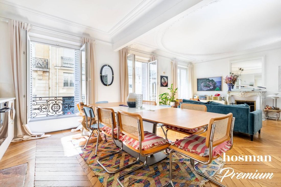 Apartment in Mairie, Paris 8e Arrondissement, Paris 2 - 18806594