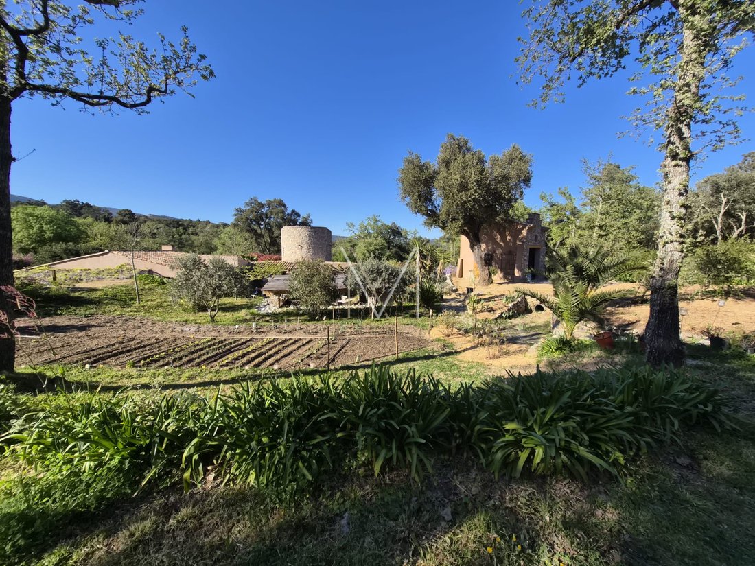 Maison à Le Plan-de-la-Tour, Provence-Alpes-Côte d'Azur, France 2 - 17629146