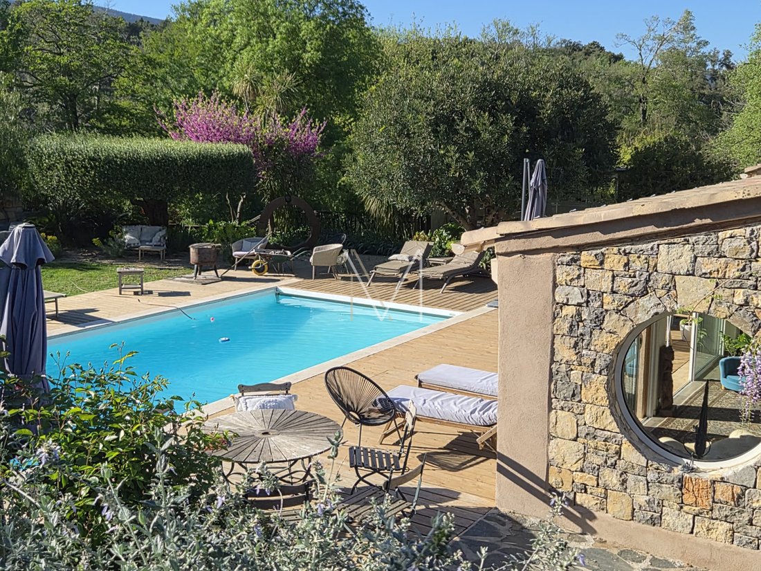 Maison à Le Plan-de-la-Tour, Provence-Alpes-Côte d'Azur, France 1 - 17629146