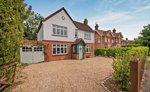 Casa en Rowledge, Lower Bourne, Inglaterra 1