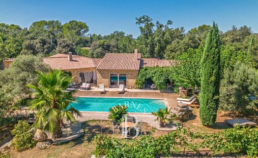 House in Ouest, Lorgues, France 1