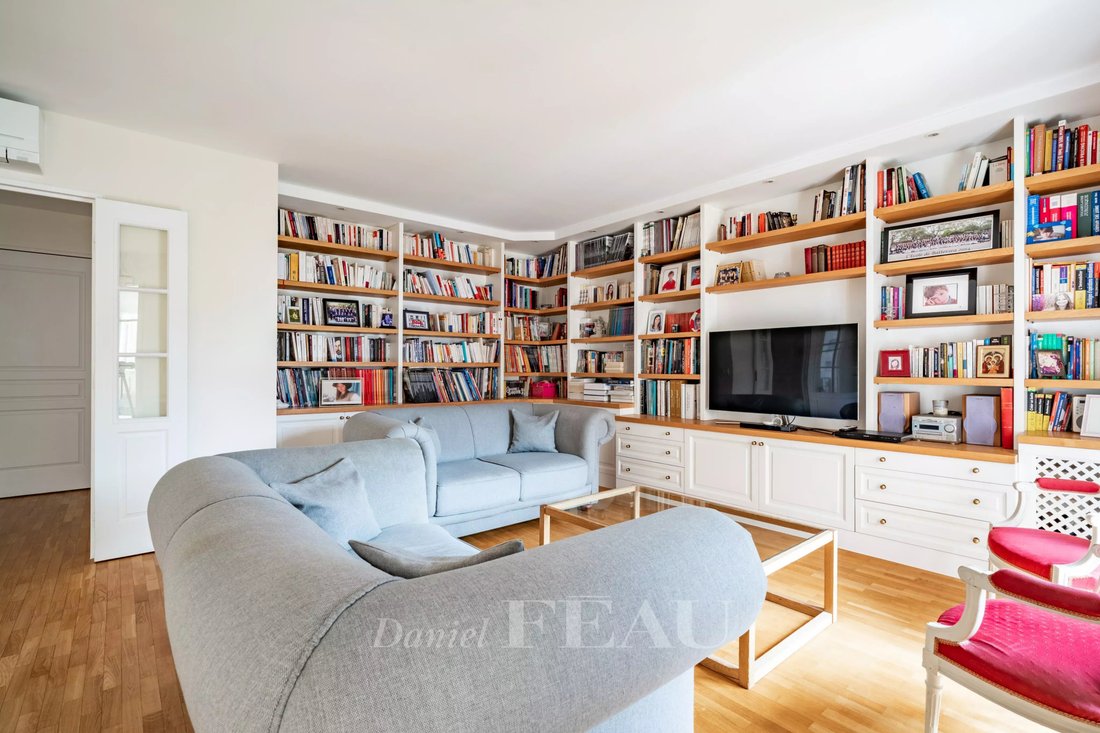 Apartment in Wilson-Rivay, Levallois-Perret, France 4 - 18807107