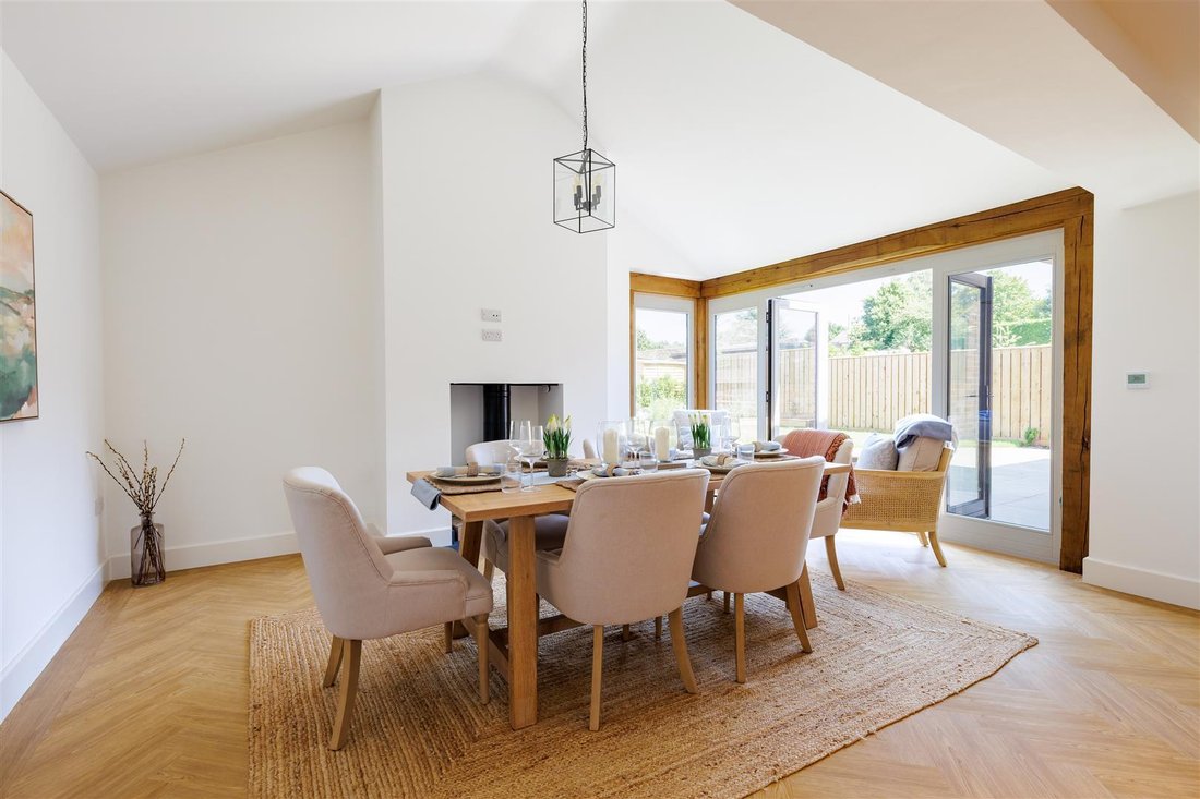 House in Guildford, England 4 - 18806507