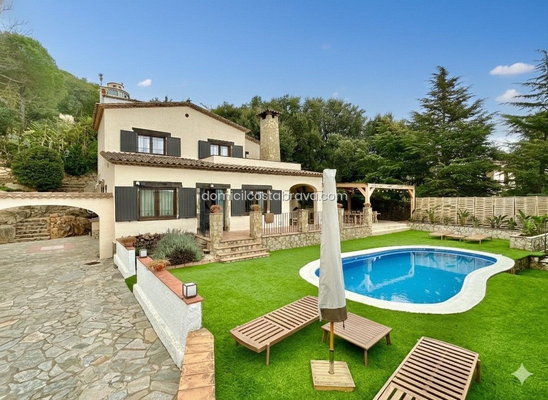 Chalet in Calonge i Sant Antoni, Catalonia, Spain 1 - 18806733