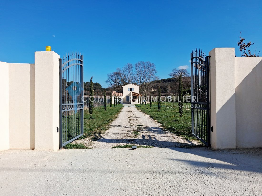 House in Oppède, Provence-Alpes-Côte d'Azur, France 3 - 18808399