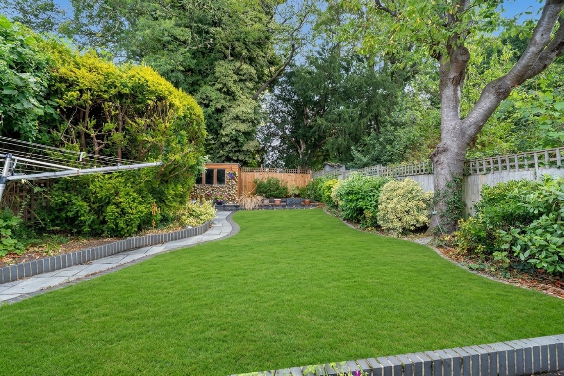 House in London Borough of Sutton, England 4 - 18808052