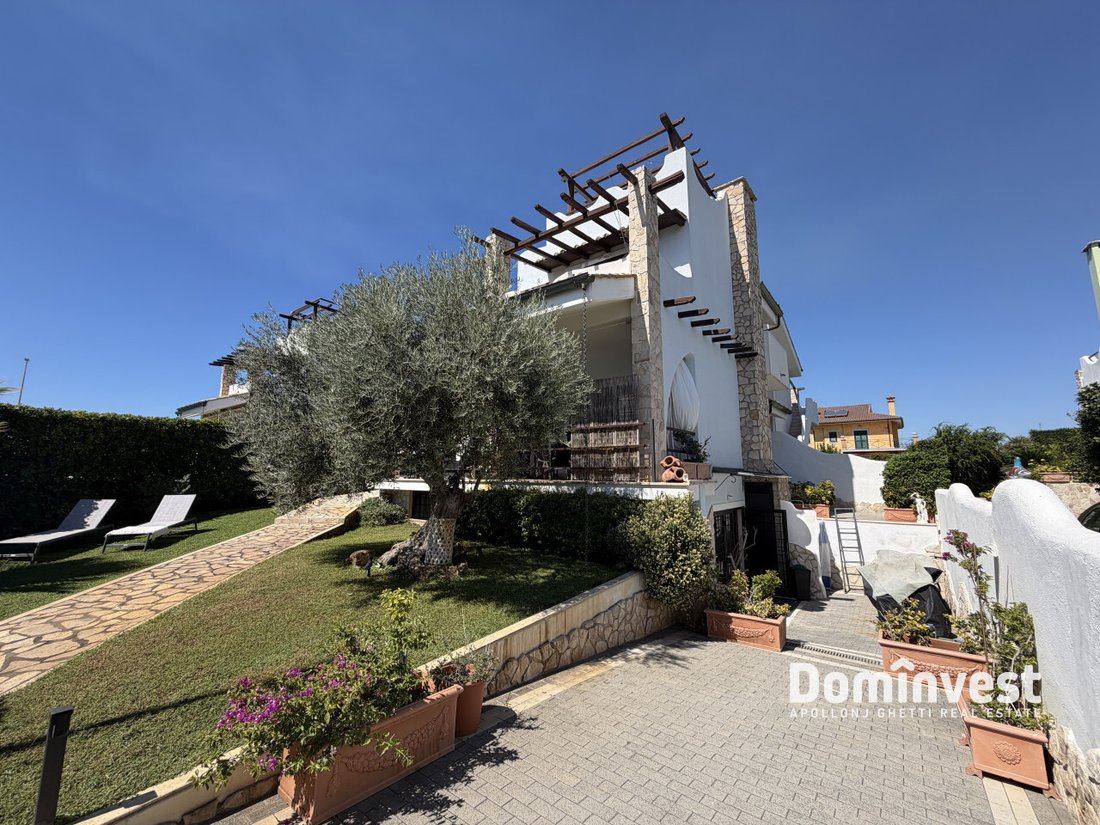 Villa in Fregene, Fiumicino, Lazio 2 - 18808989