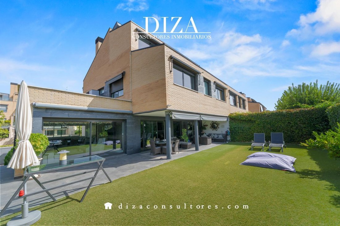 Villa in Hortaleza, Madrid, Spain 1 - 18806589