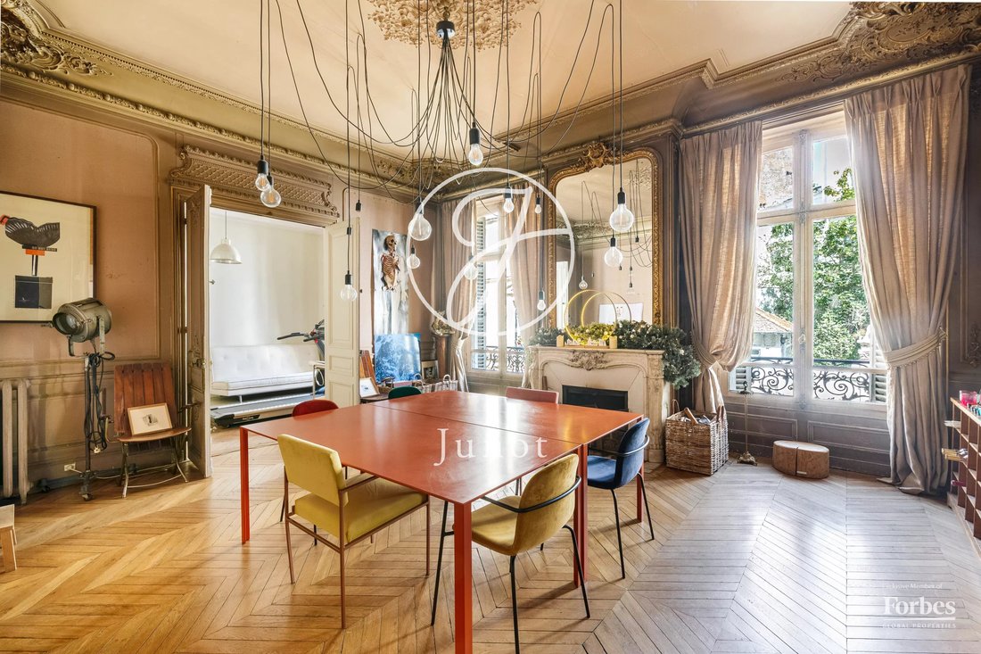 Apartment in Clichy-Trinité, Paris 9e Arrondissement, Paris 5 - 18807099