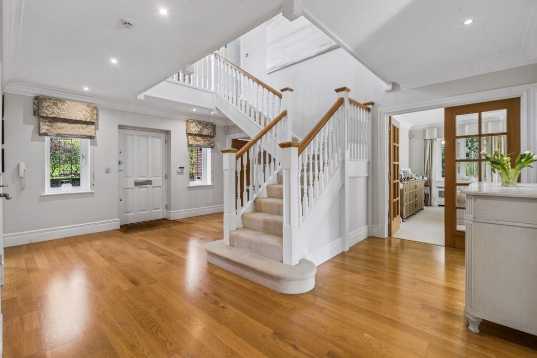 House in Chalfont Saint Peter, England 2 - 17494041