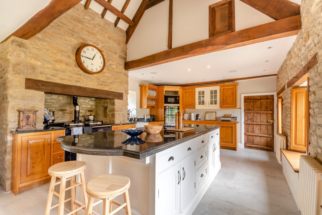 House in Long Compton, England 3 - 18806485