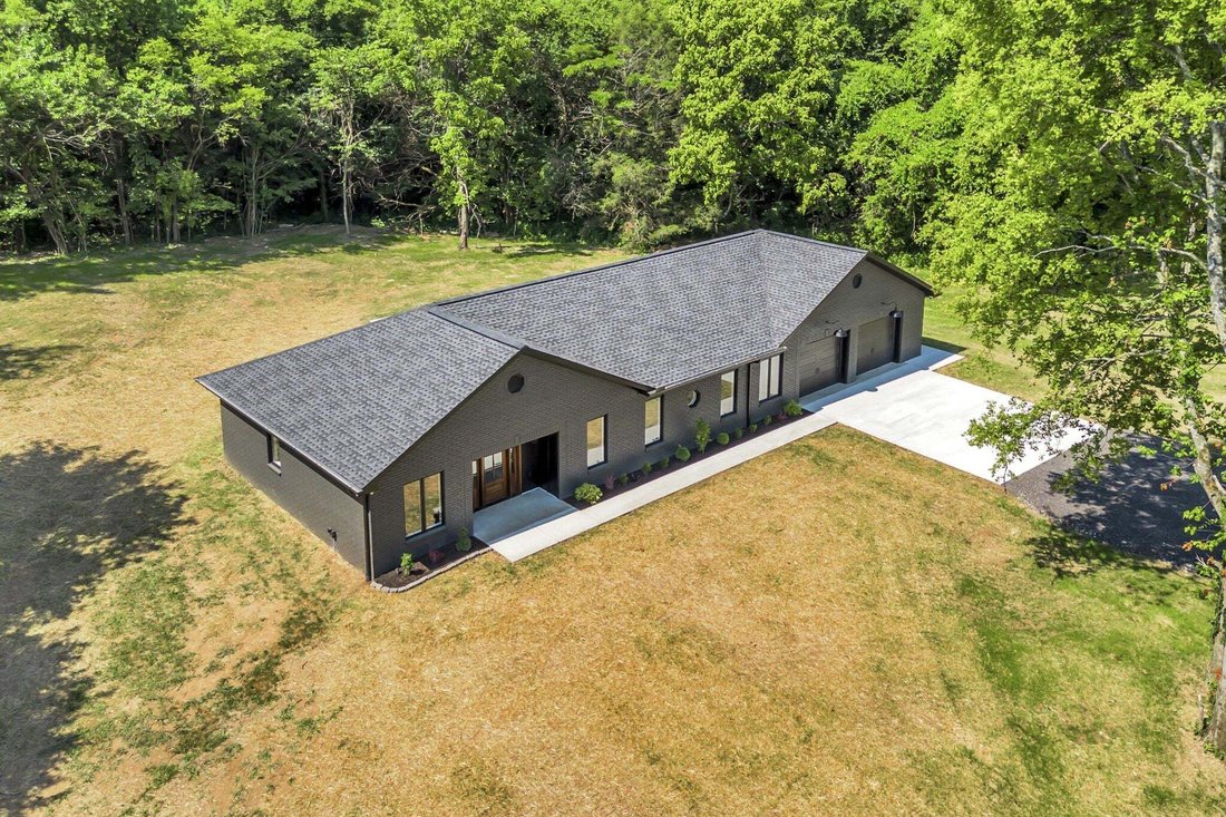 House in Lewisburg, Tennessee, United States 1 - 18808132
