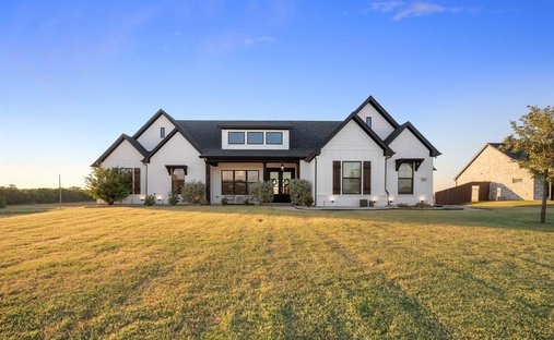 House in Arlington, Texas, United States 1