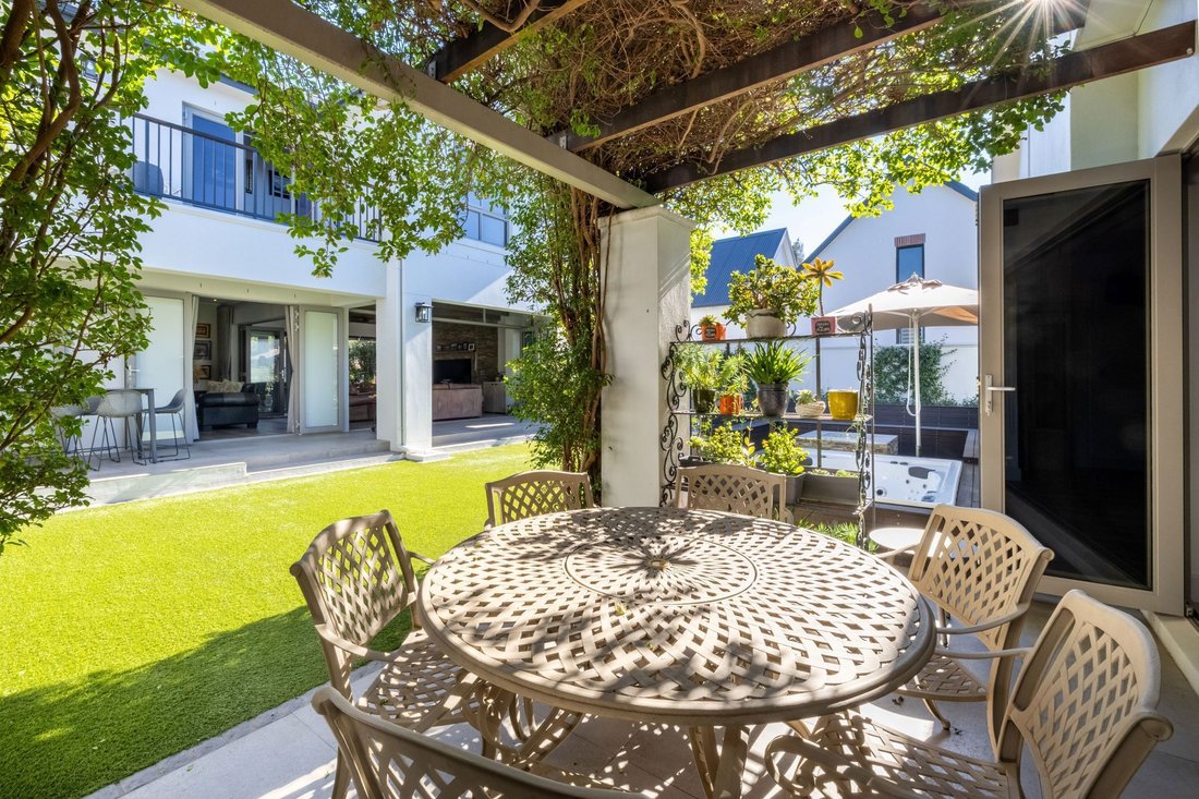 Estate in Lemoenkloof, Western Cape, South Africa 4 - 18807786