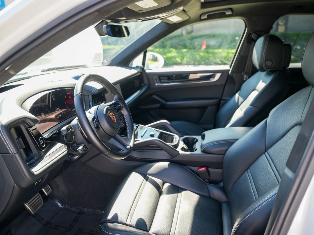 Suv in Costa Mesa, CA, United States 5 - 18753294
